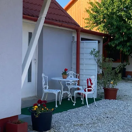 Vadviragos Apartment Igal